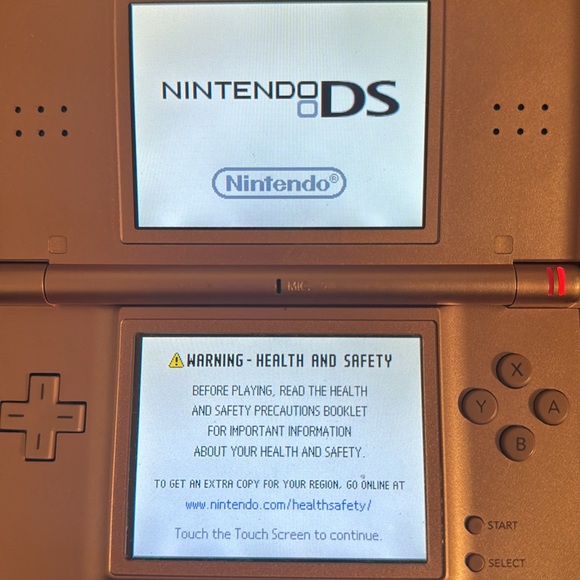 Nintendo DS Lite Rose Pink Console - Picture 2 of 3